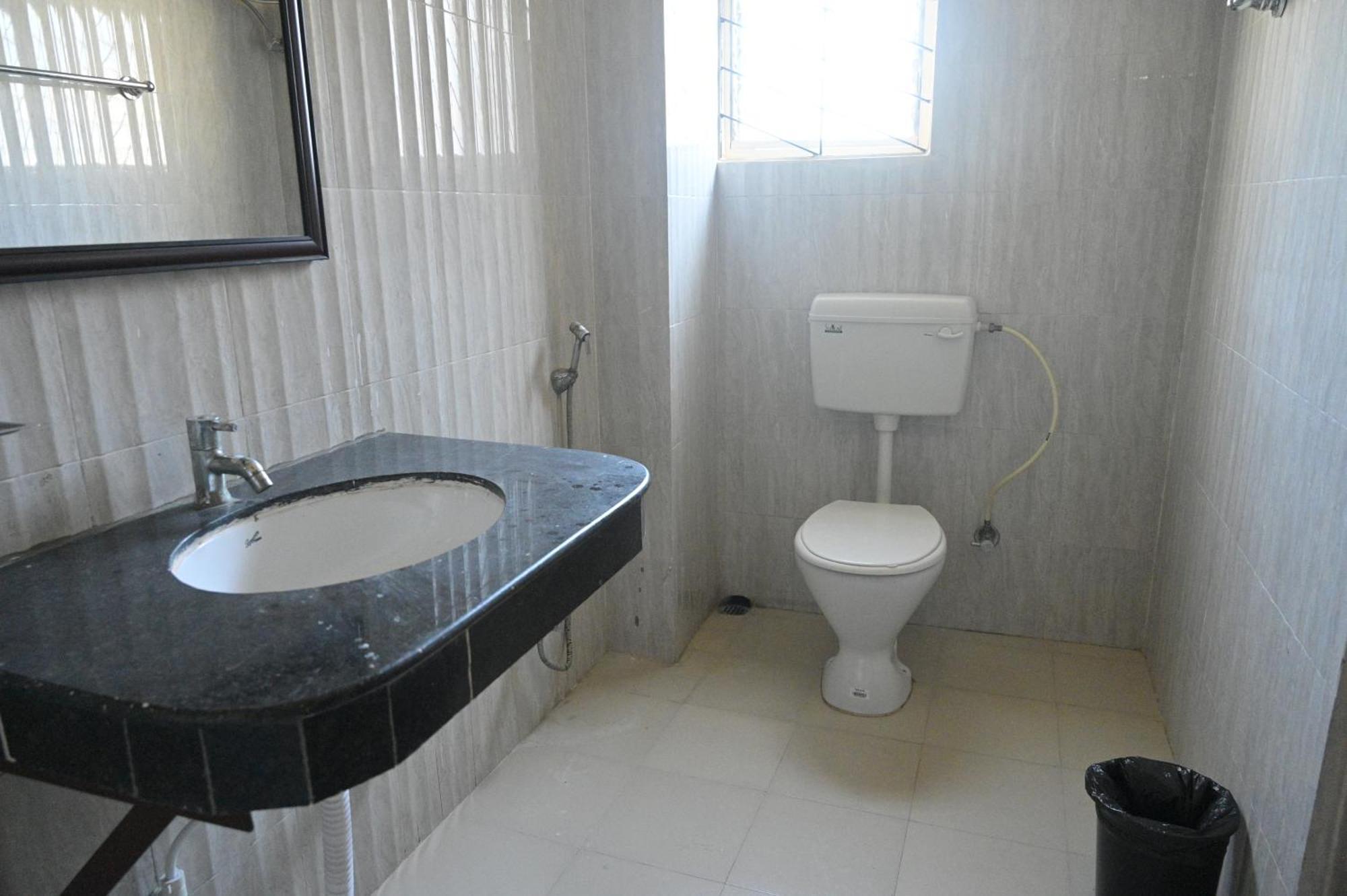 Sunflower Guest House Guwahati Esterno foto