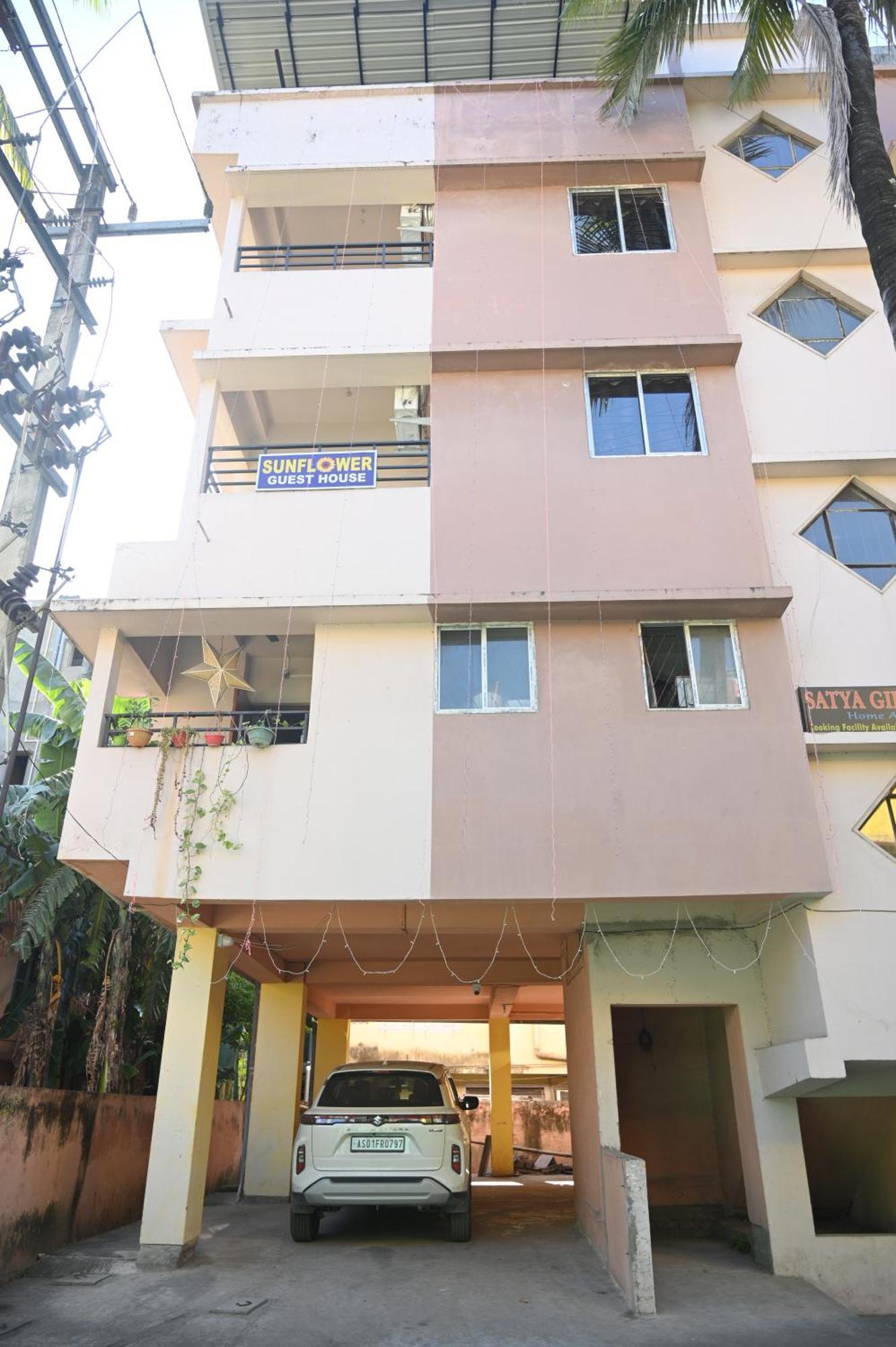 Sunflower Guest House Guwahati Esterno foto
