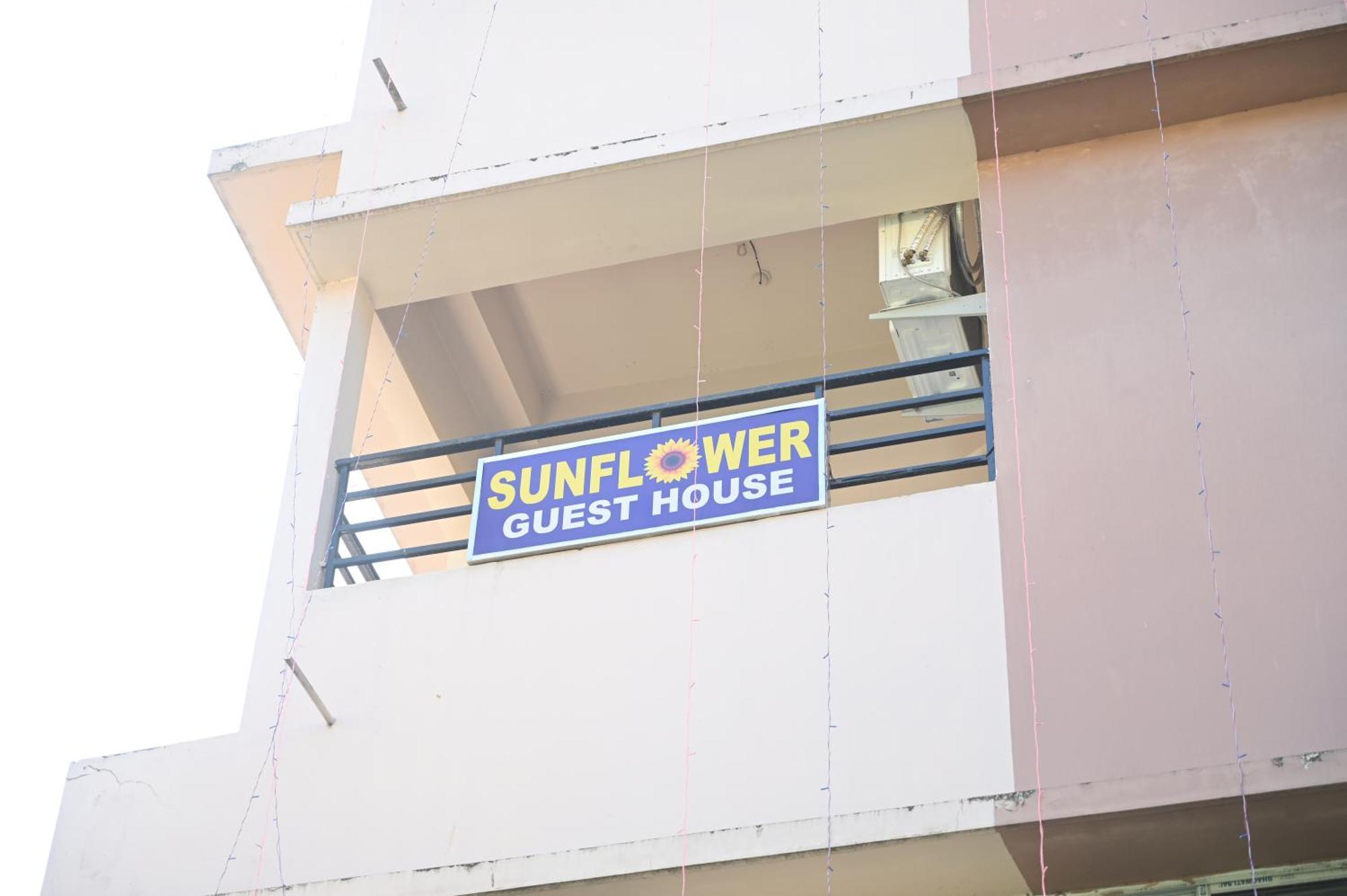 Sunflower Guest House Guwahati Esterno foto